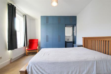 5 bedroom semi-detached house to rent - Photo 4