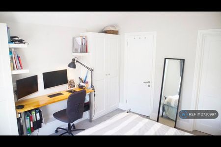 1 bedroom flat to rent - Photo 4