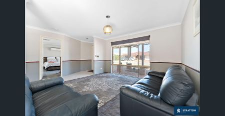 SPACIOUS 4 BEDROOM, 2 BATHROOM HOME IN PRIME EAST CANNINGTON LOCATION - Photo 3