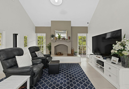 Stylish & Spacious Family Home - Photo 3