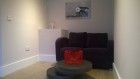 Modern and stylish 2 bedroom apartment available immediately - Photo 2