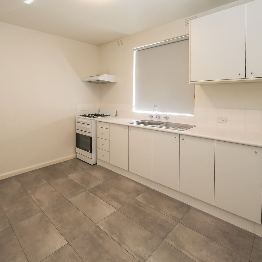 Spacious & Modern two bedroom apartment. - Photo 1