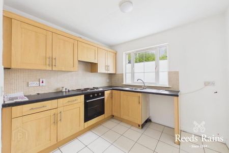 4 Eden Court, Carrickfergus, BT38 7QB - Photo 4