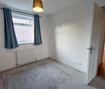 2 bed flat for rent in Maybury - Photo 3