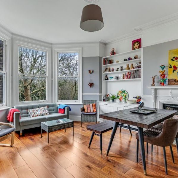 3 bedroom flat to rent - Photo 1