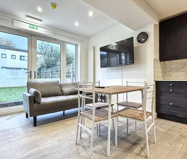 6 bedroom house to rent - Photo 1