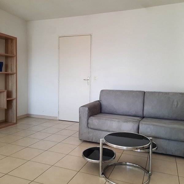 Location Appartement 3 pièces 76m² NIMES 30900 - Photo 1