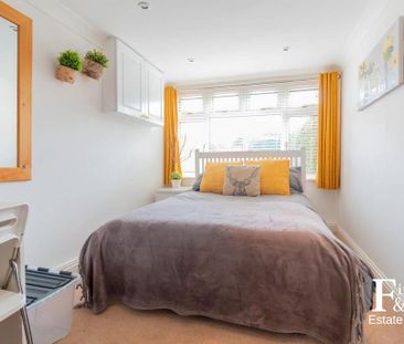 4 bedroom detached house to rent - Photo 6