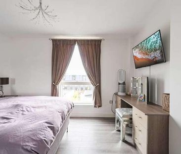 Honour Lea Avenue, Stratford, E20 - Photo 5