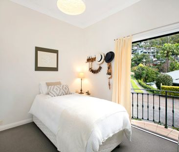 Pittwater Views with a European Flair - Photo 4