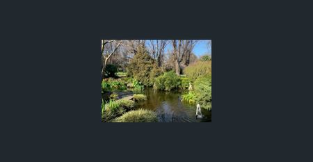 A Rare Ground-Floor Gem in Iconic ‘Hayling’ – Steps from Fitzroy Gardens & Spring Street - Photo 4