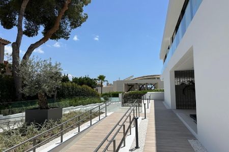 4 Bedroom Villa For Rent in Nueva Andalucía, Málaga - Photo 3