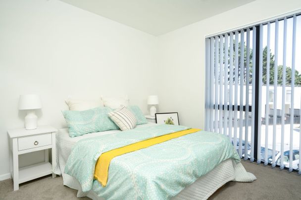 MANGERE BRIDGE, 3 BEDROOMS - Photo 1