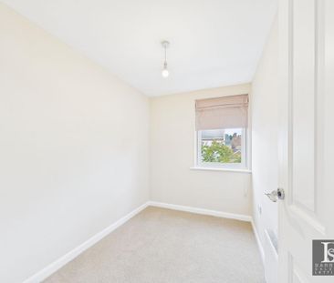 4 bedroom semi-detached house to rent - Photo 6