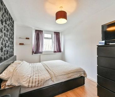 3 bedroom end of terrace house to rent - Photo 2