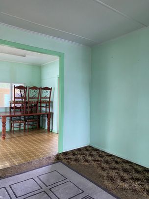 SPACIOUS THREE-BEDROOM HOME - Photo 1