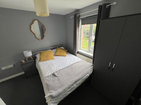 1 bedroom in a house share to rent - Photo 4