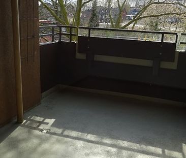 Schönes Appartement mit großem Balkon ! WBS erforderlich ! - Foto 1