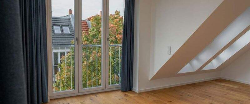 Penthouse-Maisonette-Wohnung mit 18m² Dachterrasse, EBK und begehbarer Kleiderschrank - Foto 1