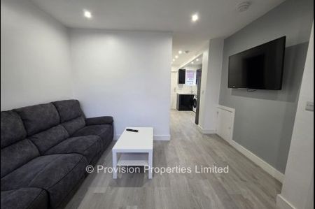 3 Bedroom Houses in Burley - Photo 3