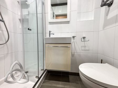 St. Johns Wood Park, London, NW8 6QT - Photo 3