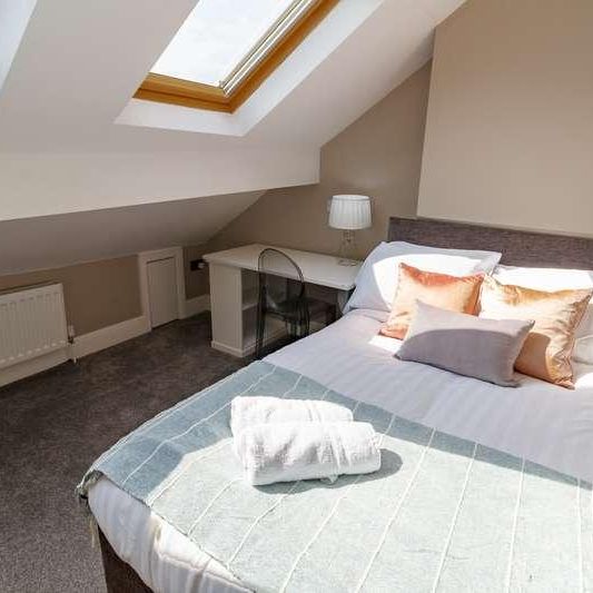 Romer Road, L6 - Photo 1