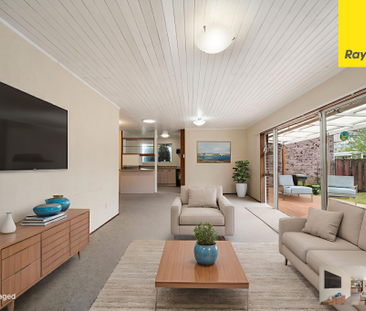 Modern Comfort in Prime New Lynn Location - Photo 2