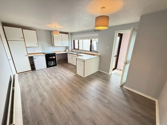 33 Coolsythe Walk, - Photo 1