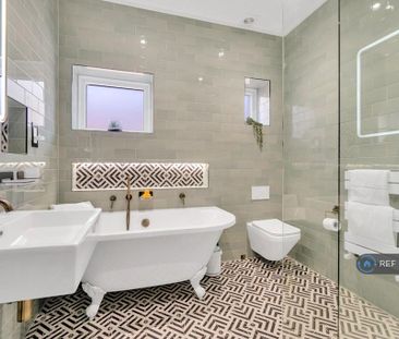 3 bedroom flat to rent - Photo 6