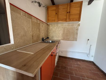 Location Appartement 1 pièce 31m² TOURVES 83170 - Photo 5