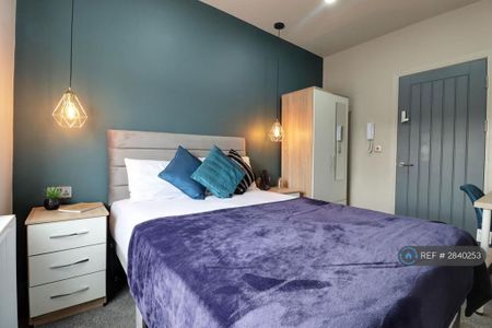 1 bedroom in a house share to rent - Photo 5