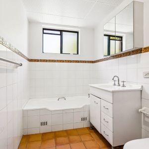 Two Bedroom Apartment with Balcony & Internal Laundry - Photo 2