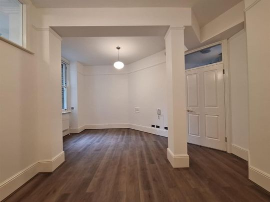 1 Bed Flat, Dulverton Mansions, WC1X - Photo 1