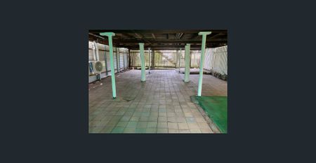 WALK TO THE SHOPS! - Photo 4