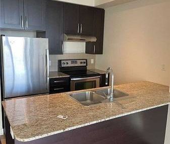 Confederation/Burnhamthrope Stunning 1Bdrm +Den Open Concept Kitchen - Photo 2