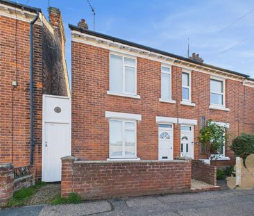 East Hill, Colchester - Photo 6