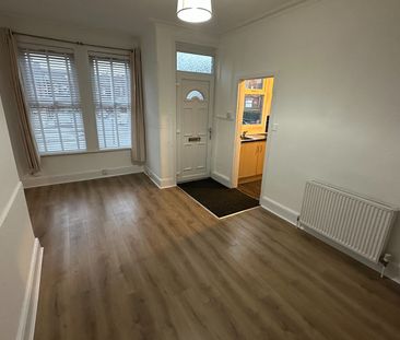 2 Bed Terraced House, Woodlea Mount, LS11 - Photo 2