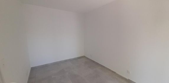 Location Appartement 2 pièces 29m² MARIGNANE 13700 - Photo 2