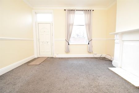 Ouchthorpe Lane, Outwood - Photo 2