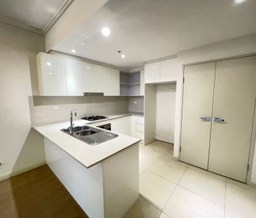 One Bedroom Apartment with Courtyard, Opposite Kogarah Station - Photo 1