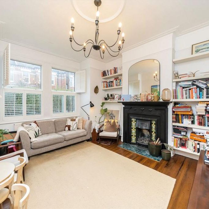 3 bedroom flat to rent - Photo 1