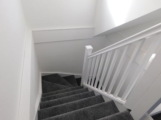 4 bedroom flat to rent - Photo 1