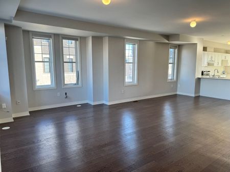 For Lease - 25 Prince William Boulevard, Clarington, Ontario - Photo 2