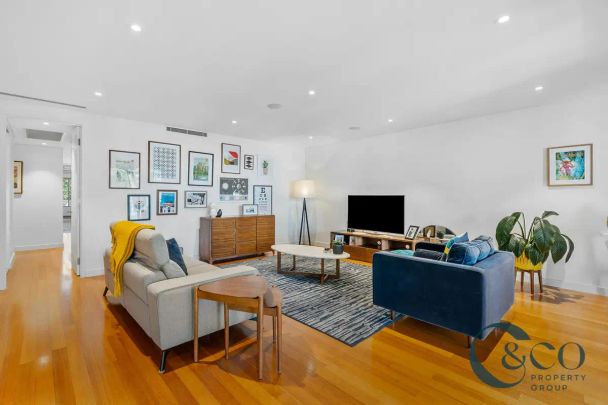 “Luxury Ground Floor Apartment in Prime Location” - Photo 1