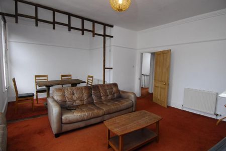 2 bedroom flat to rent - Photo 4
