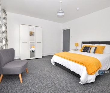 1 bedroom in a house share to rent - Photo 4