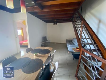 Location Appartement 3 pièces 67m² STE CLOTILDE 97490 - Photo 2