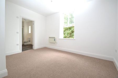 4 bedroom apartment to rent - Photo 3