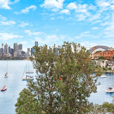 Sparkling Harbour Vistas with Gorgeous Character Throughout - Photo 3