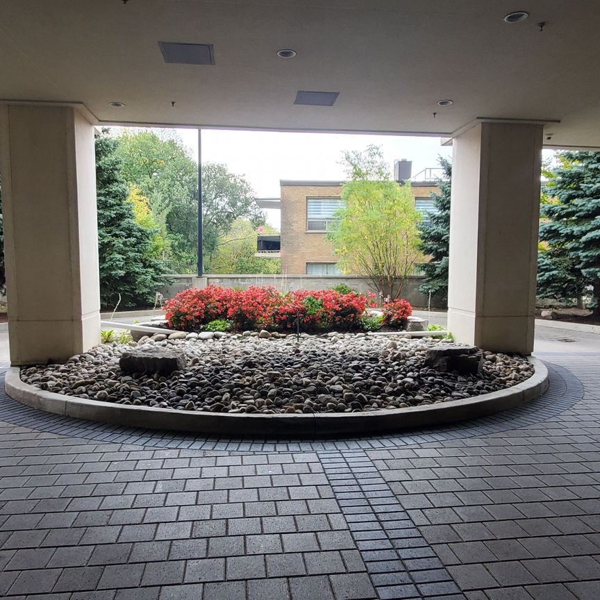 For Lease - 3865 Lake Shore Boulevard Unit# 408, Toronto, Ontario - Photo 1